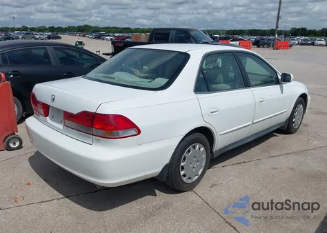 2002 Honda Accord 2.3 Lx z USA, uszkodzony, nr VIN 1HGCG56482A067556